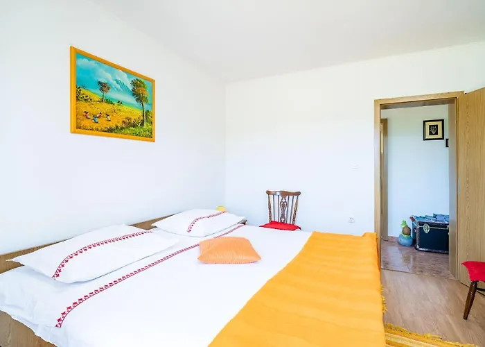 Apartment Laurel Leaf Lovorno