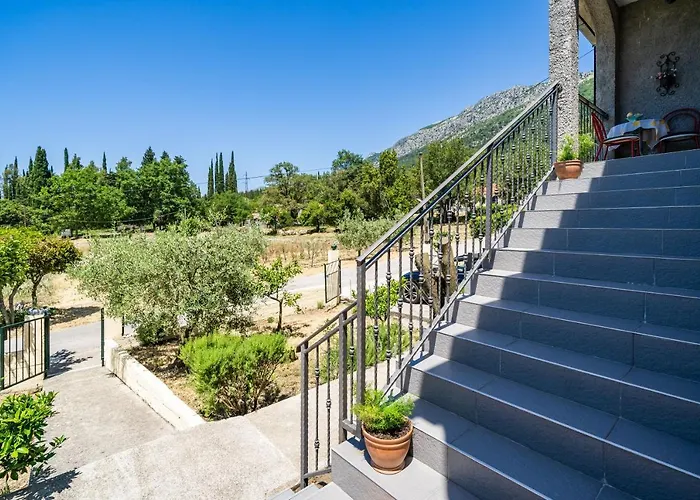 Apartment Laurel Leaf Lovorno