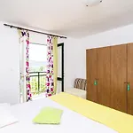 Apartament Laurel Leaf Lovorno